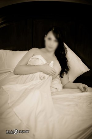 Anne-carine hookers in Trotwood Ohio & sex guide